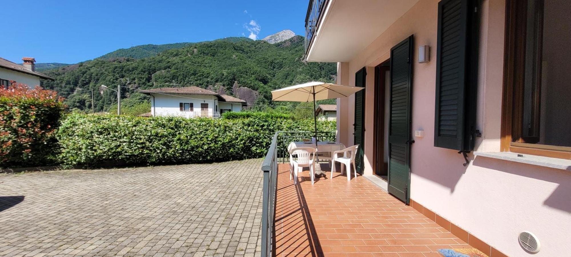 Terrazza Fucinetta Apartment Introbio Luaran gambar